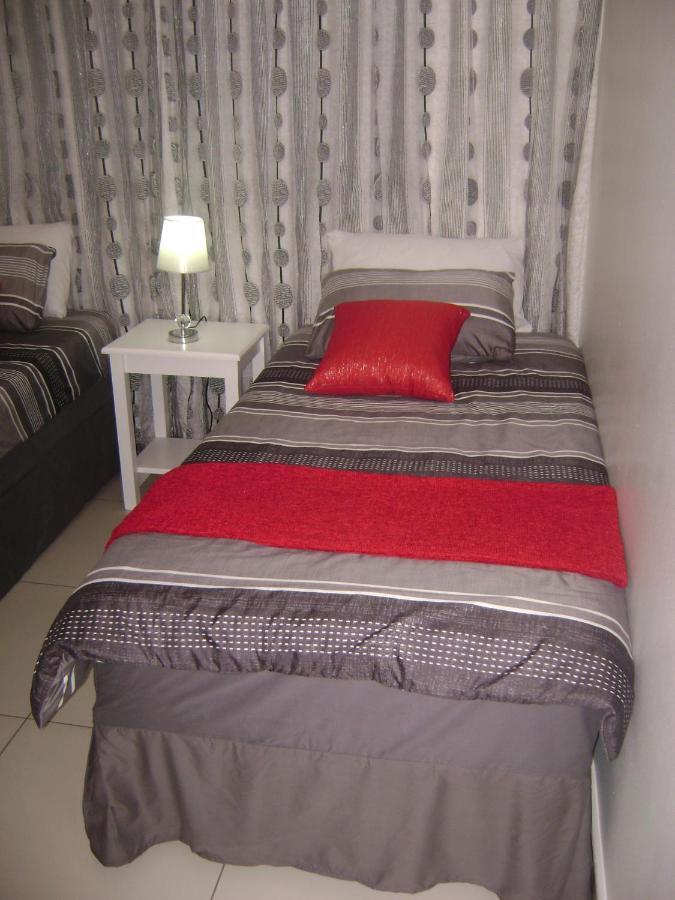 North Beach Durban Apartments מראה חיצוני תמונה
