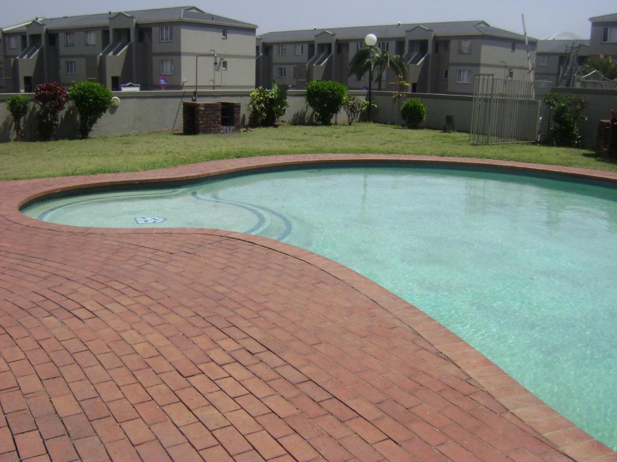 North Beach Durban Apartments מראה חיצוני תמונה